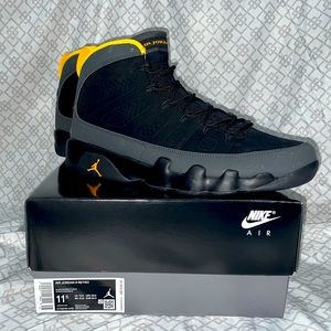 Air Jordan 9 Retro Black/University Gold